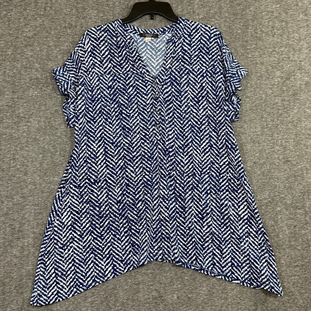 Cocomo 1X Tunic Top Blue White Geometric Print Short Sleeve Shark Hem Stretchy